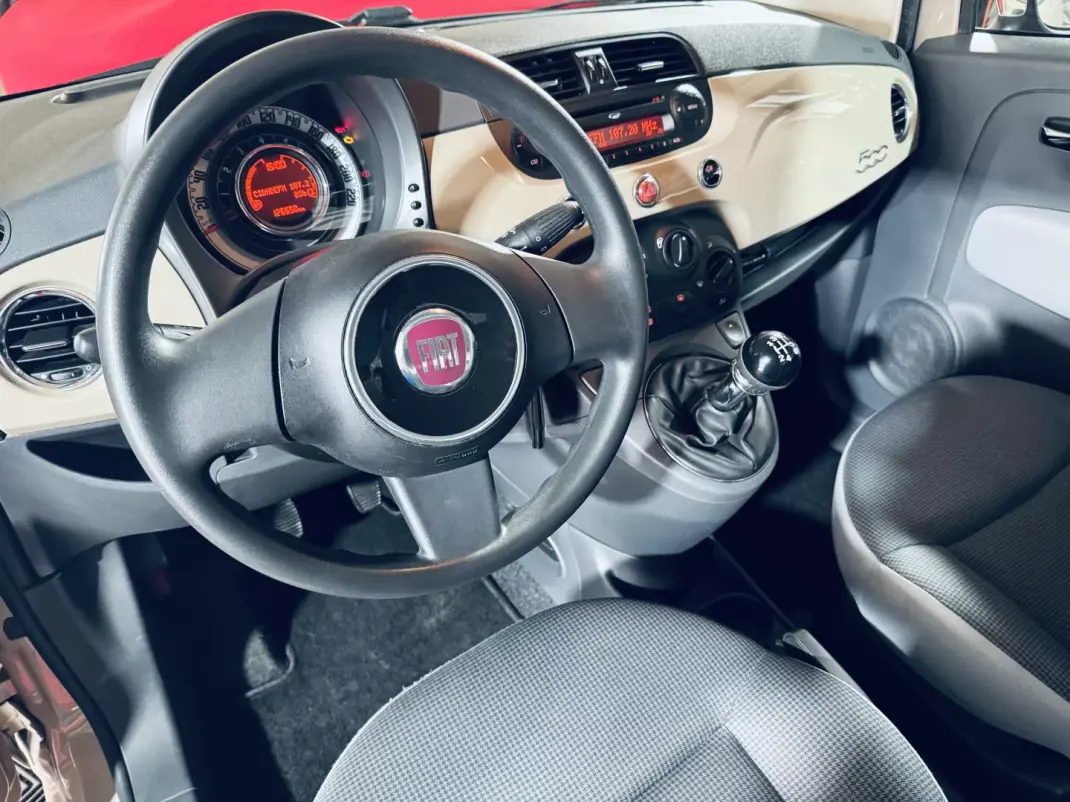 Fiat 500 2015 - 9250 EUR, 126650 km - AUTO.MOTO.pt - 126650km - foto 22 de 26