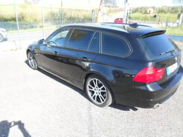 BMW 318 2011 - 9900 EUR, 318349 km - AUTO.MOTO.pt - 318349km - foto 4 de 13