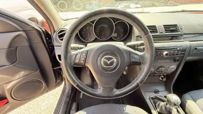 Mazda 3 2005 - 3500 EUR, 168000 km - AUTO.MOTO.pt - 168000km - foto 12 de 49