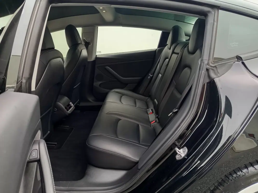 Tesla Model 3 2021 - 28990 EUR, 64400 km - AUTO.MOTO.pt - 64400km - foto 11 de 16