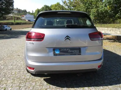 Citroën C4 Picasso 2017 - 12990 EUR, 175000 km - AUTO.MOTO.pt - 175000km - foto 7 de 44