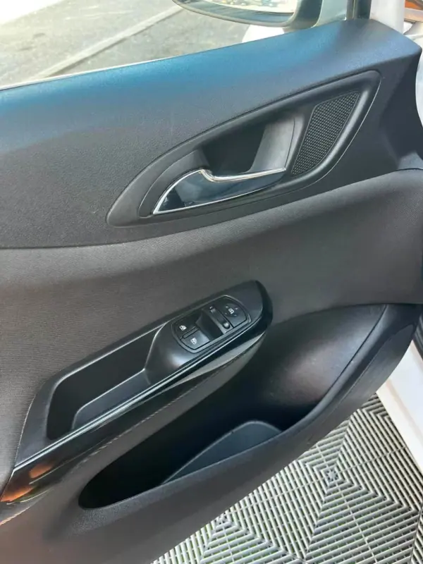 Opel CORSA VAN 1.3 CDTI 2019 - 8750 EUR, 207033 km - AUTO.MOTO.pt - 207033km - foto 10 de 13