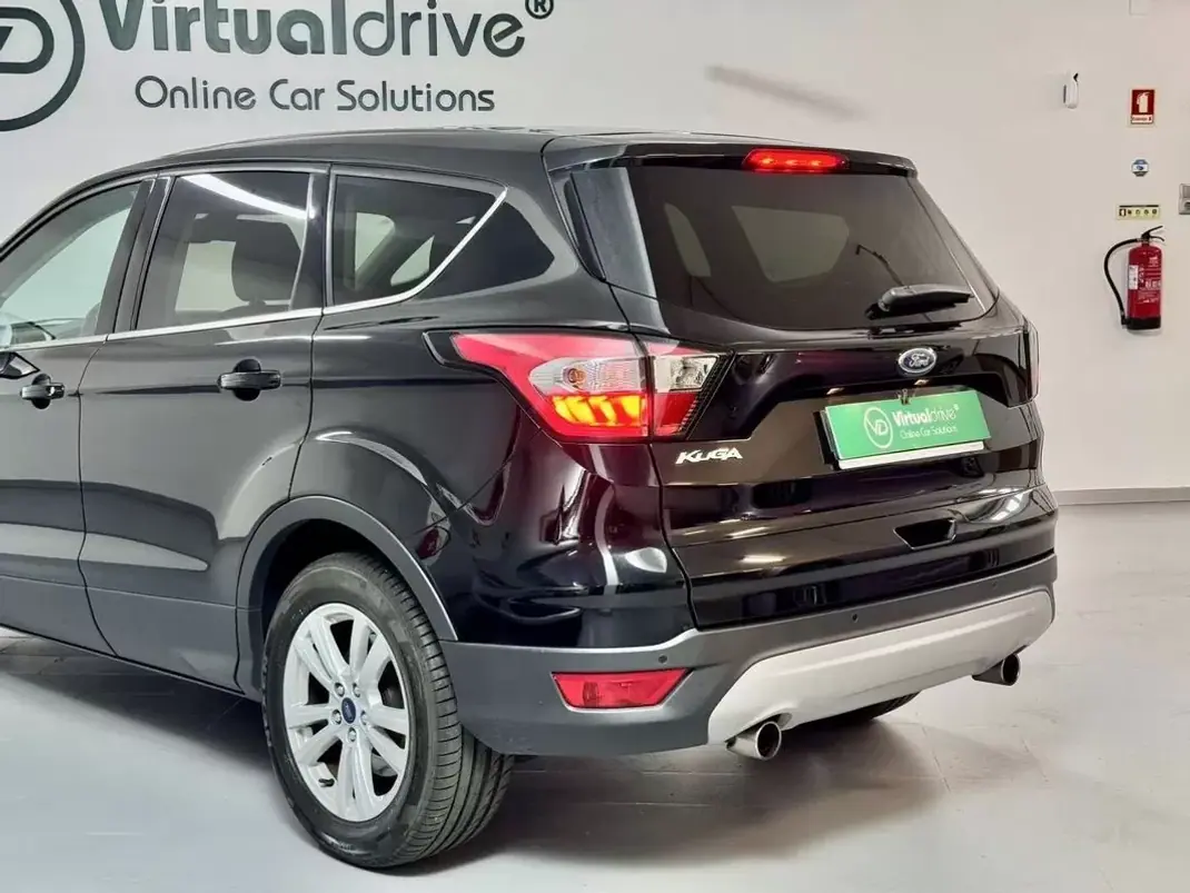 Ford Kuga 2017 - 11750 EUR, 111000 km - 111000km - foto 9 de 55