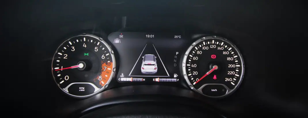 Jeep Renegade 2018 - 14990 EUR, 116000 km - AUTO.MOTO.pt - 116000km - foto 19 de 36