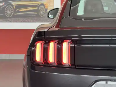 Ford Mustang 2015 - 39990 EUR, 71730 km - AUTO.MOTO.pt - 71730km - foto 12 de 26