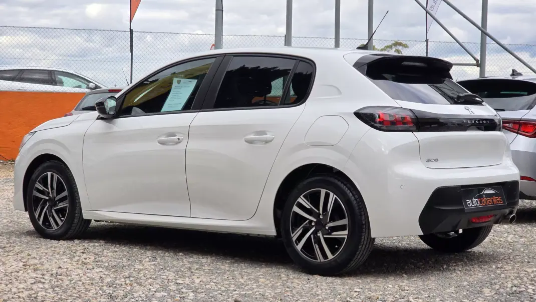 Peugeot 208 2022 - 14750 EUR, 32220 km - AUTO.MOTO.pt - 32220km - foto 9 de 20