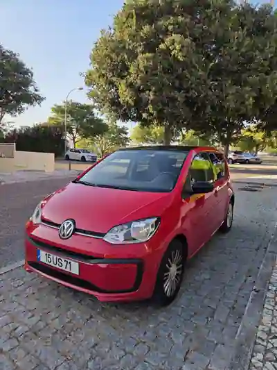 Volkswagen Up! 2018 - 8950 EUR, 81737 km - AUTO.MOTO.pt - 81737km - foto 1 de 15