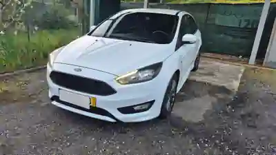 Ford Focus 2017 - 9995 EUR, 127234 km - AUTO.MOTO.pt - 127234km - foto 3 de 15