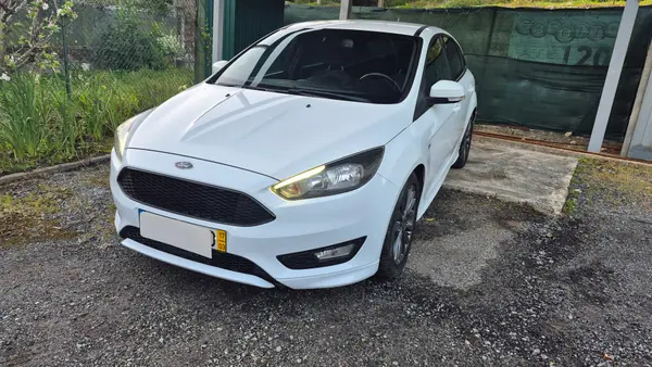 Ford Focus 2017 - 9995 EUR, 127234 km - AUTO.MOTO.pt - 127234km - foto 3 de 15