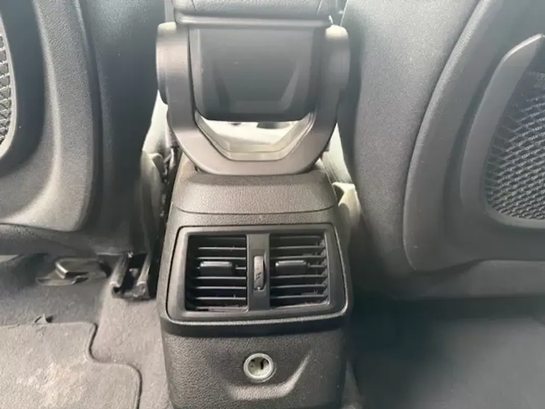 BMW 216 Active Tourer 2015 - 16000 EUR, 170700 km - AUTO.MOTO.pt - 170700km - foto 23 de 24