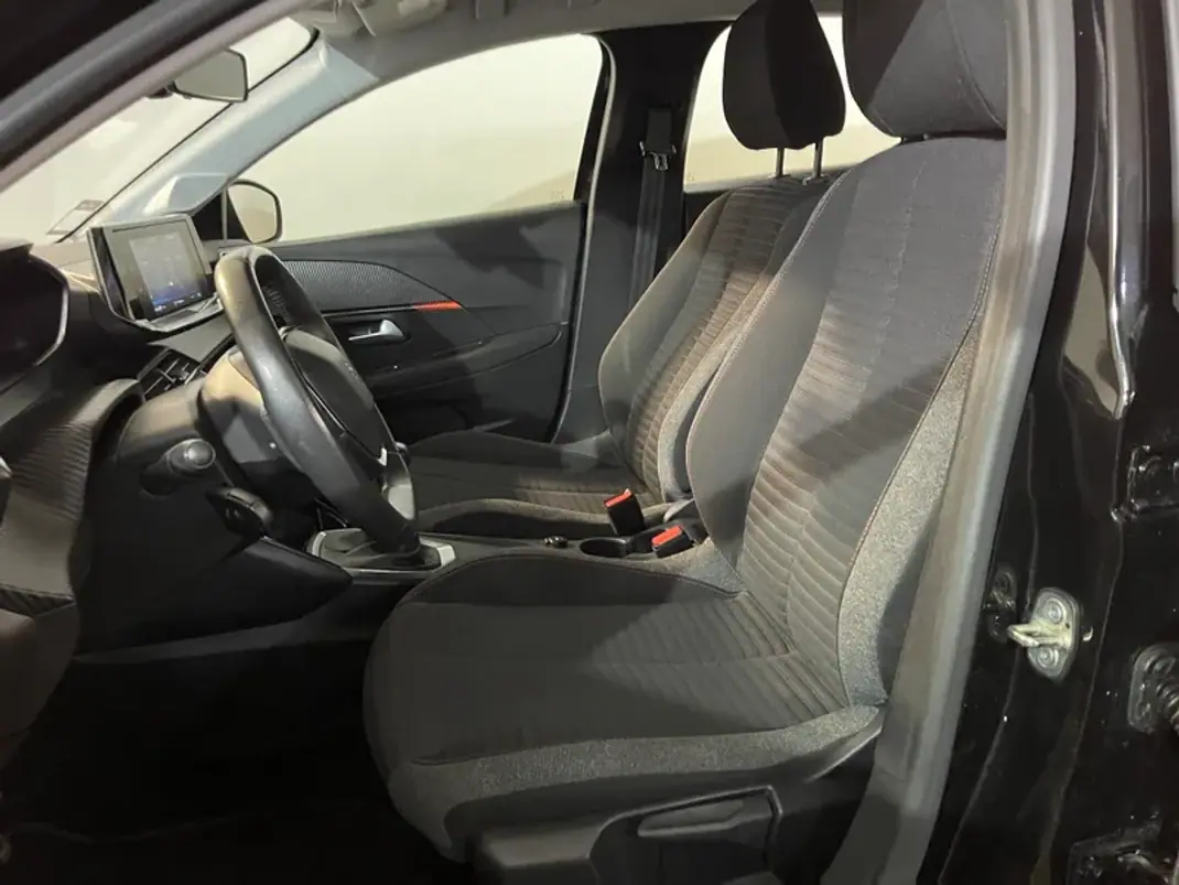 Peugeot 208 2022 - 14700 EUR, 131000 km - AUTO.MOTO.pt - 131000km - foto 11 de 29