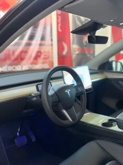 Tesla Model Y 2023 - 32900 EUR, 160000 km - 160000km - foto 7 de 9