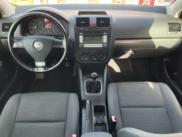 Volkswagen Golf 2008 - 7990 EUR, 201630 km - AUTO.MOTO.pt - 201630km - foto 8 de 17