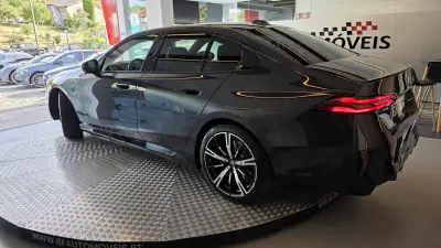 BMW i5 2024 - 52900 EUR, 41826 km - AUTO.MOTO.pt - 41826km - foto 22 de 55