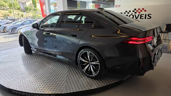 BMW i5 2024 - 52900 EUR, 41826 km - AUTO.MOTO.pt - 41826km - foto 22 de 55