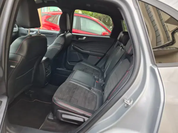 Ford Kuga 2023 - 21000 EUR, 56502 km - AUTO.MOTO.pt - 56502km - foto 30 de 34