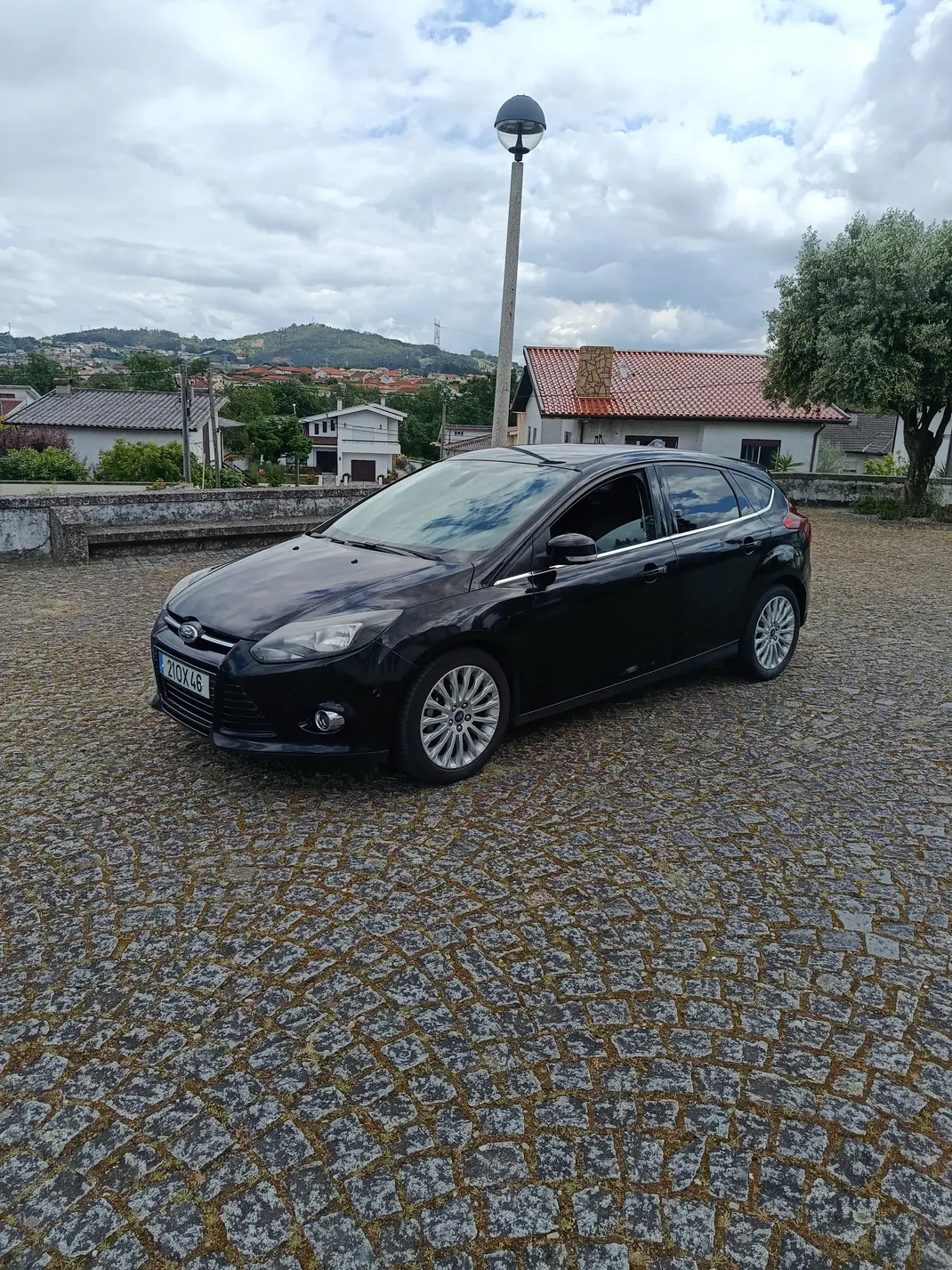 Ford Focus 2014 - 8200 EUR, 203000 km - AUTO.MOTO.pt - 203000km - foto 1 de 10