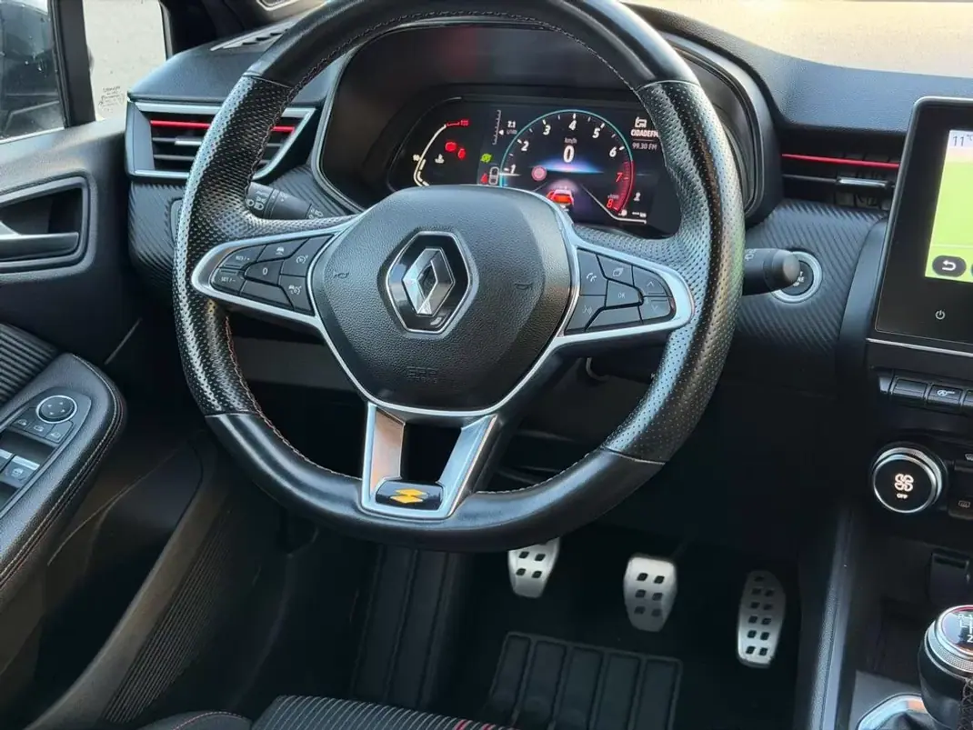 Renault Clio 2022 - 14900 EUR, 76400 km - AUTO.MOTO.pt - 76400km - foto 11 de 25