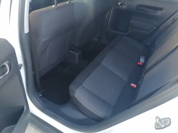 Citroën C4 Cactus 2016 - 8900 EUR, 130800 km - AUTO.MOTO.pt - 130800km - foto 12 de 17