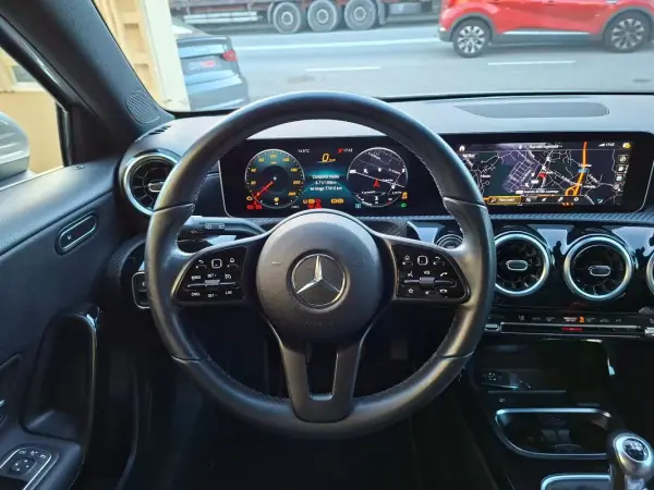 Mercedes-Benz A 200 2018 - 21900 EUR, 77000 km - AUTO.MOTO.pt - 77000km - foto 36 de 37