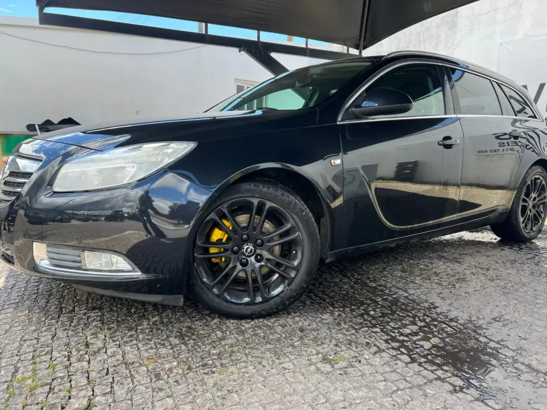 Opel Insignia Sports Tourer 2010 - 5500 EUR, 285400 km - AUTO.MOTO.pt - 285400km - foto 1 de 13