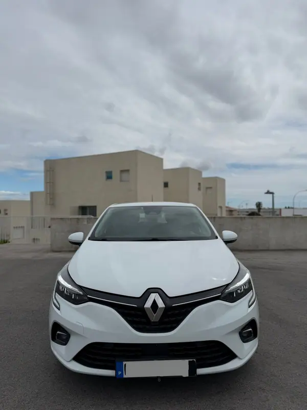Renault Clio 2020 - 11900 EUR, 136000 km - AUTO.MOTO.pt - 136000km - foto 3 de 8