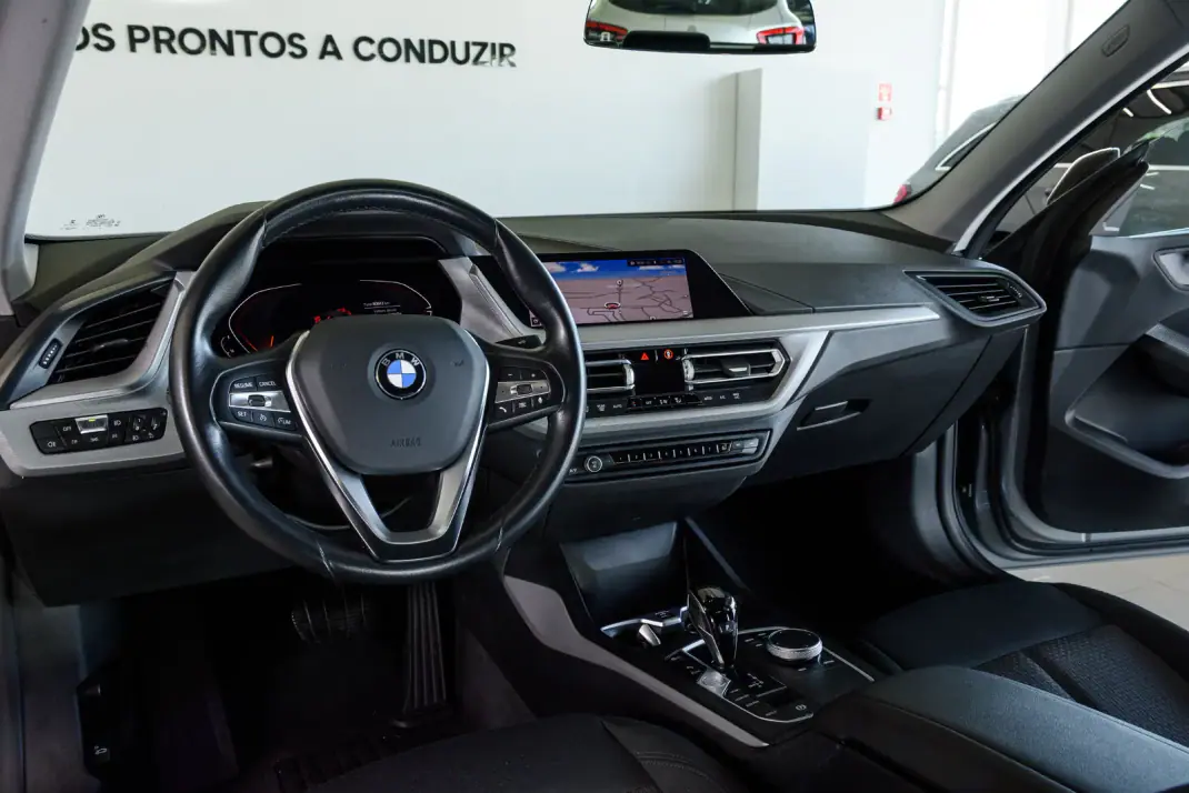 BMW 216 Gran Coupé 2023 - 24900 EUR, 51952 km - 51952km - foto 6 de 8