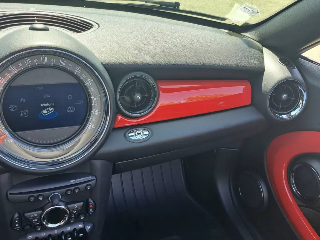MINI Roadster 2012 - 16990 EUR, 102919 km - 102919km - foto 13 de 47