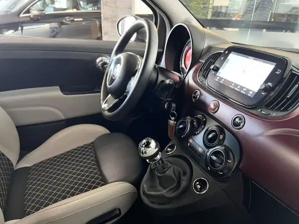 Fiat 500C 2021 - 12800 EUR, 63389 km - AUTO.MOTO.pt - 63389km - foto 10 de 24