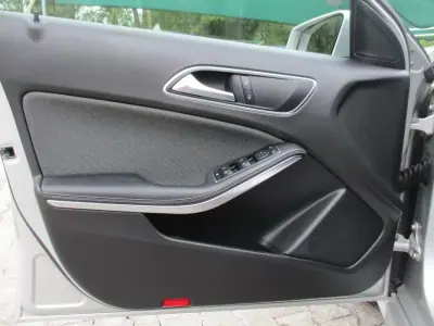 Mercedes-Benz A 180 2017 - 14990 EUR, 190000 km - 190000km - foto 24 de 26