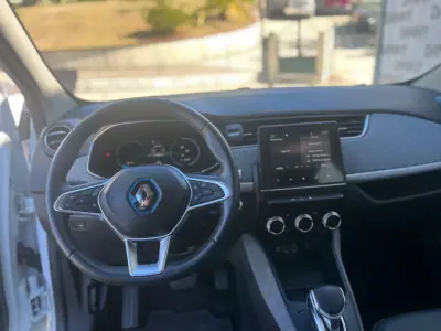 Renault Zoe 2020 - 15250 EUR, 83000 km - AUTO.MOTO.pt - 83000km - foto 10 de 11