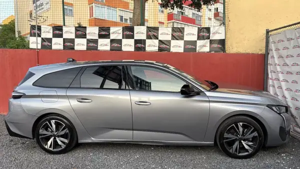 Peugeot 308 SW 2022 - 16900 EUR, 214000 km - AUTO.MOTO.pt - 214000km - foto 7 de 12
