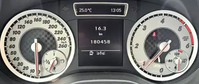 Mercedes-Benz A 180 2013 - 16500 EUR, 180000 km - AUTO.MOTO.pt - 180000km - foto 12 de 20