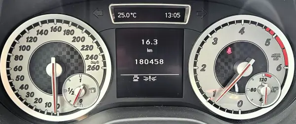 Mercedes-Benz A 180 2013 - 16500 EUR, 180000 km - AUTO.MOTO.pt - 180000km - foto 12 de 20