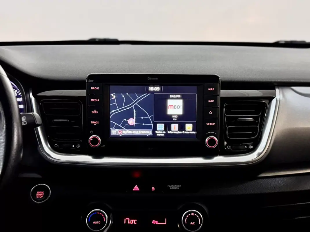 Kia Stonic 2019 - 15750 EUR, 68000 km - AUTO.MOTO.pt - 68000km - foto 34 de 60