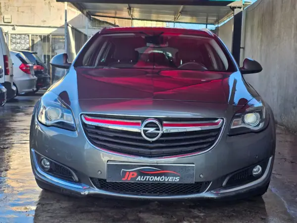 Opel Insignia Sports Tourer 2017 - 9999 EUR, 205000 km - AUTO.MOTO.pt - 205000km - foto 2 de 14