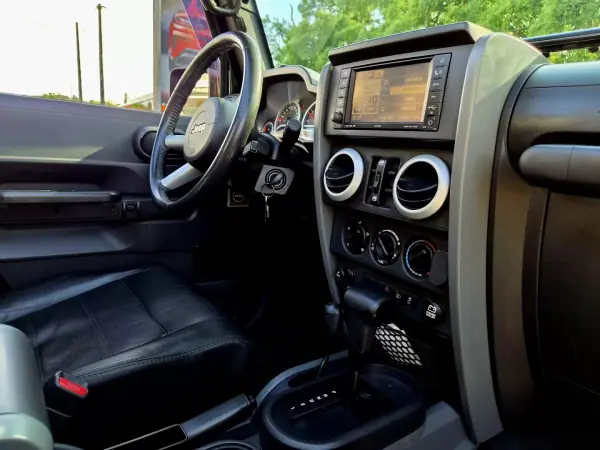 Jeep Wrangler Unlimited 2010 - 39000 EUR, 169000 km - AUTO.MOTO.pt - 169000km - foto 26 de 26