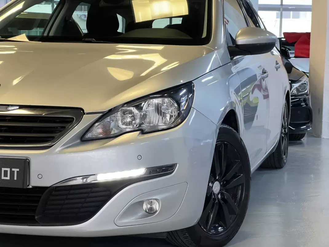 Peugeot 308 SW 2014 - 6990 EUR, 298000 km - AUTO.MOTO.pt - 298000km - foto 6 de 37