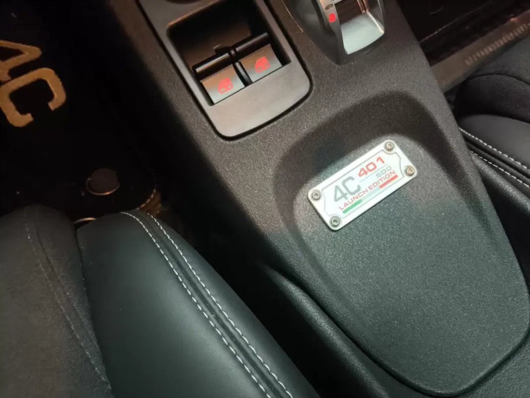 Alfa Romeo 4C 2016 - 99900 EUR, 6500 km - 6500km - foto 11 de 31