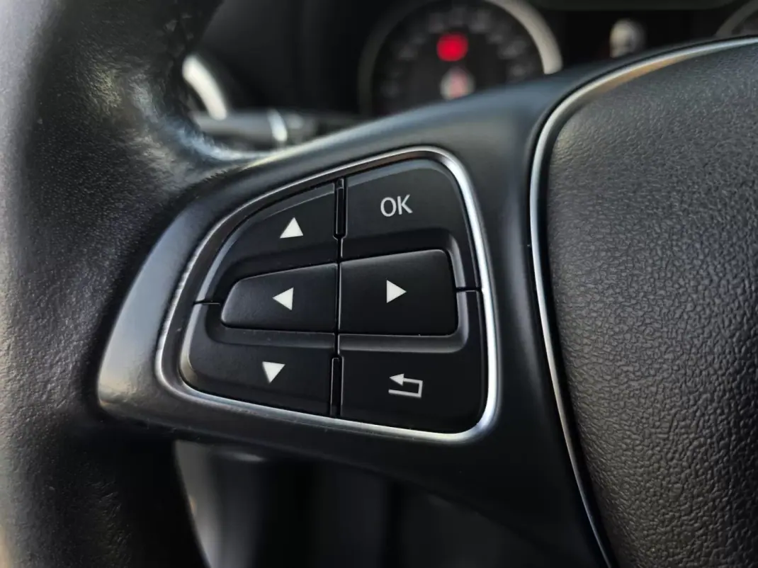 Mercedes-Benz A 180 2016 - 15990 EUR, 163000 km - AUTO.MOTO.pt - 163000km - foto 18 de 31