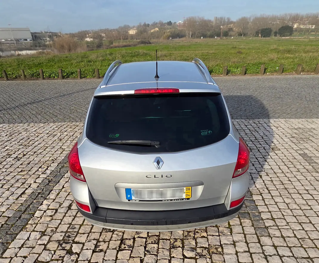 Renault Clio 2008 - 3990 EUR, 199500 km - AUTO.MOTO.pt - 199500km - foto 5 de 19