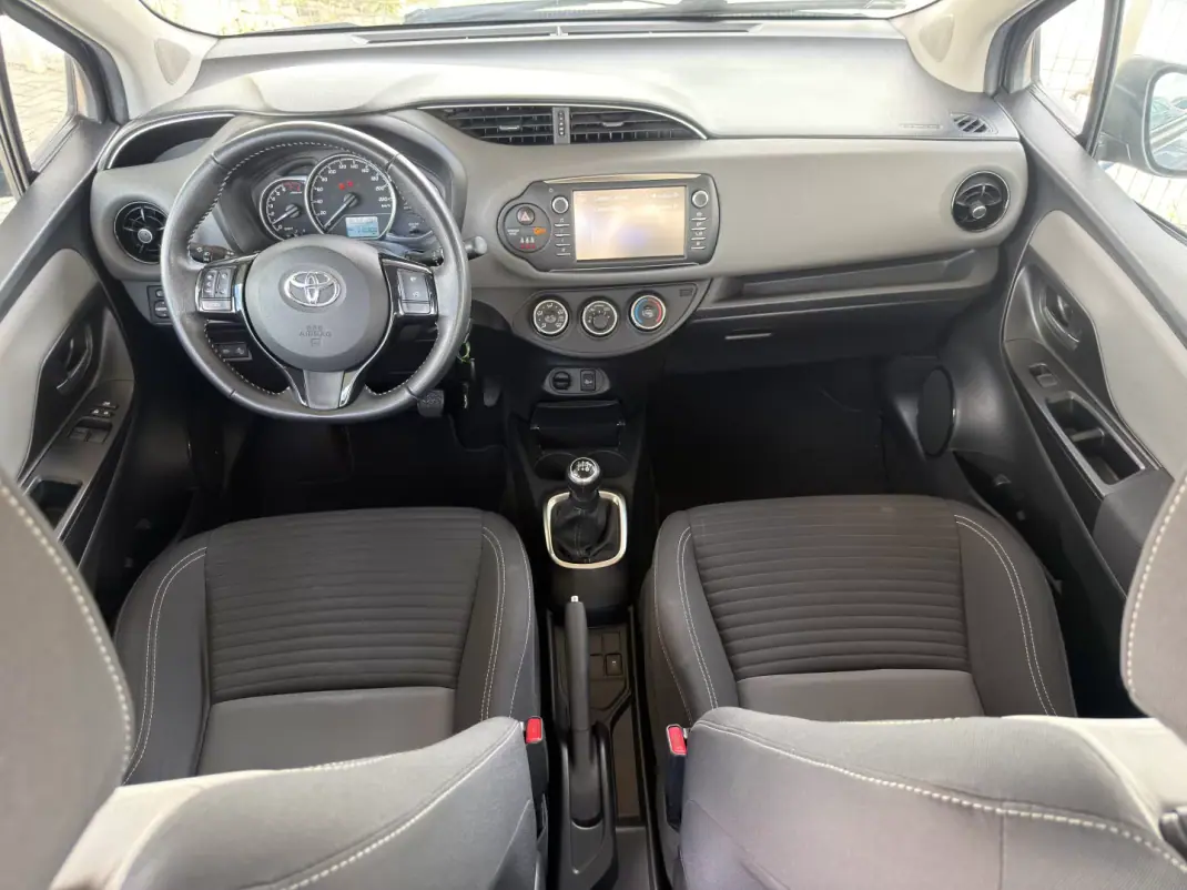 Toyota Yaris 2020 - 12990 EUR, 110000 km - AUTO.MOTO.pt - 110000km - foto 22 de 22