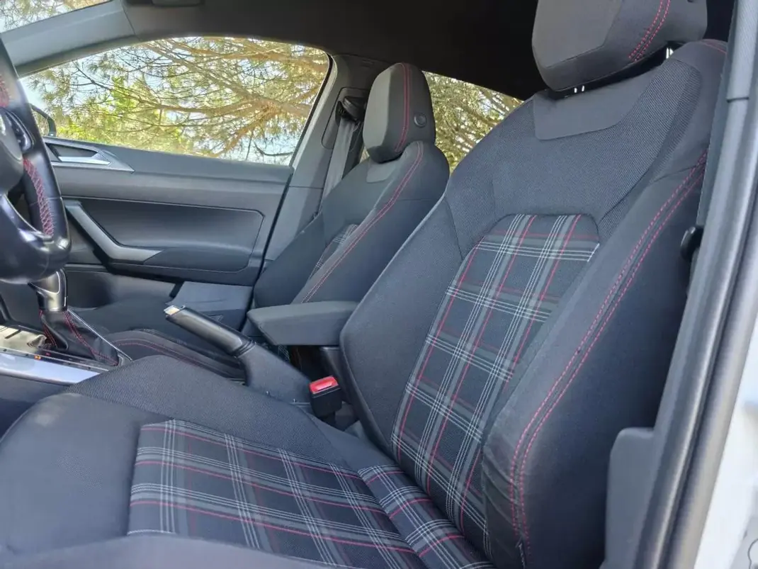 Volkswagen Polo 2018 - 24490 EUR, 59000 km - AUTO.MOTO.pt - 59000km - foto 26 de 50