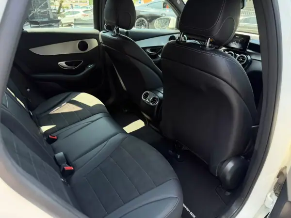 Mercedes-Benz GLC 220 2017 - 27500 EUR, 181000 km - AUTO.MOTO.pt - 181000km - foto 12 de 13