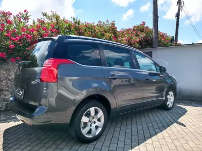 Peugeot 5008 2014 - 5950 EUR, 420000 km - AUTO.MOTO.pt - 420000km - foto 5 de 16