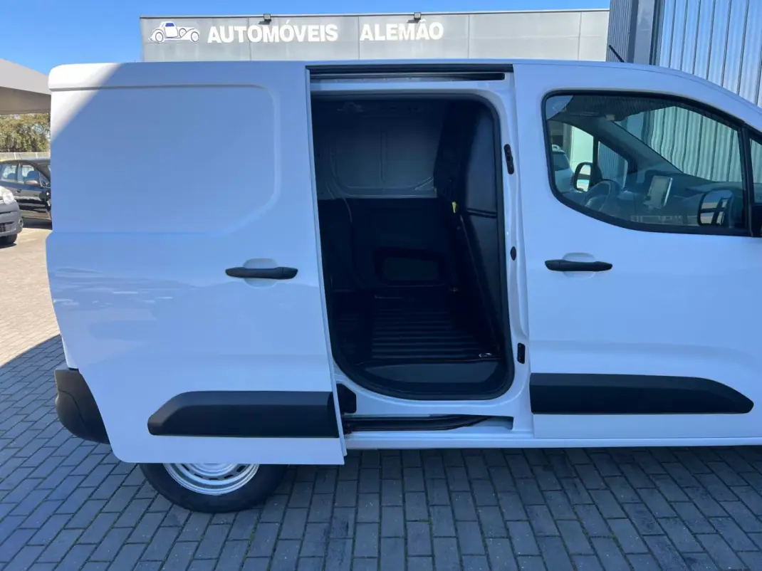 Peugeot PARTNER GIRAFON 2023 - 16500 EUR, 59653 km - AUTO.MOTO.pt - 59653km - foto 5 de 13