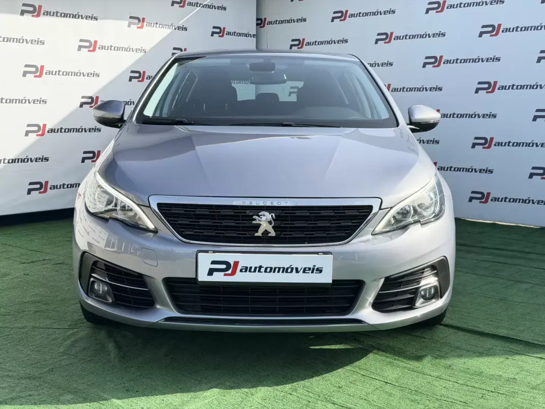 Peugeot 308 2020 - 12990 EUR, 128157 km - AUTO.MOTO.pt - 128157km - foto 2 de 13