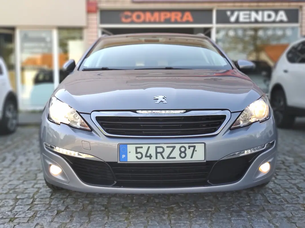 Peugeot 308 2016 - 8750 EUR, 171999 km - AUTO.MOTO.pt - 171999km - foto 3 de 15