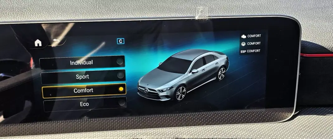 Mercedes-Benz A 180 Limousine 2019 - 26500 EUR, 154000 km - AUTO.MOTO.pt - 154000km - foto 19 de 31