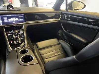 Porsche Panamera Sport Turismo 2020 - 74990 EUR, 120000 km - AUTO.MOTO.pt - 120000km - foto 14 de 56